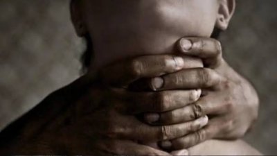 الأمن يكشف تفاصيل وفاة مسنّة على يد حفيدها بقصد السرقة